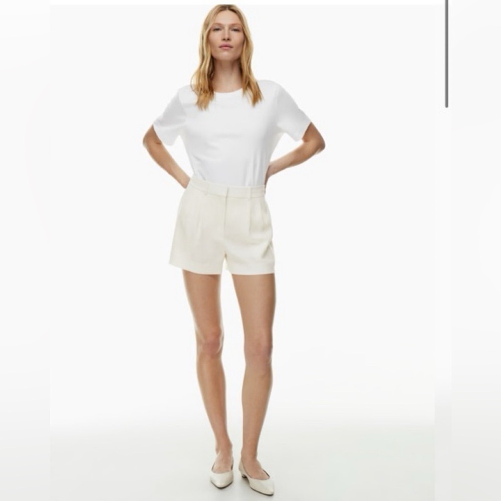 Babaton NWT Truman shorts size 8 in white